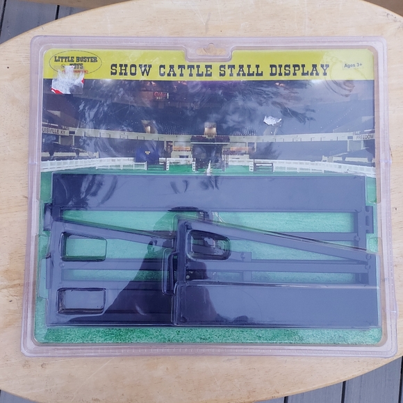 New in package Little Buster Toys Show Cattle Display - Picture 1 of 3